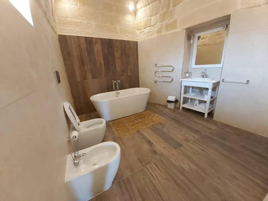 Farmhouse Villa With Large Pool And Garden In Gozo Għarb Dış mekan fotoğraf