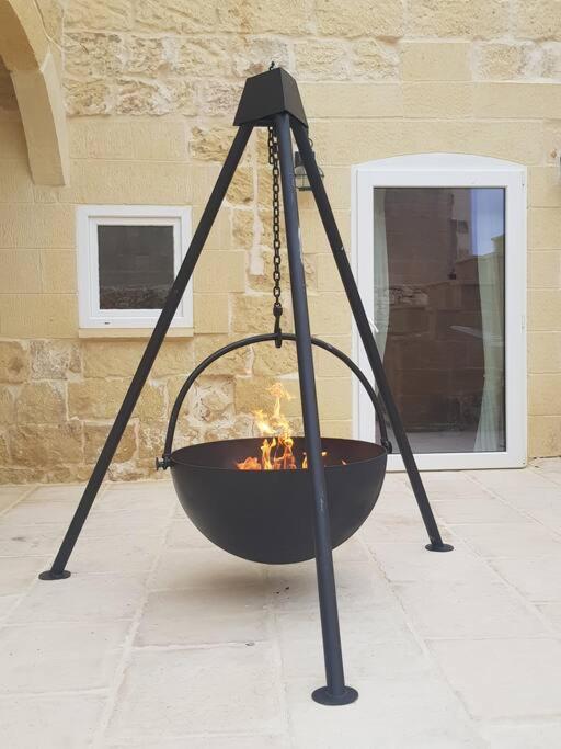 Farmhouse Villa With Large Pool And Garden In Gozo Għarb Dış mekan fotoğraf