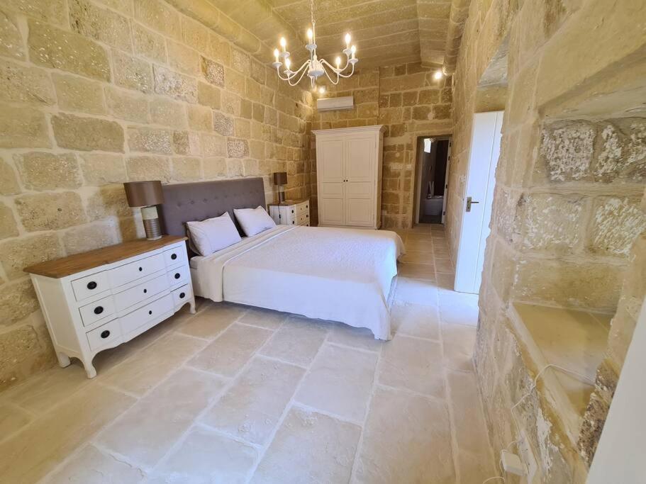 Farmhouse Villa With Large Pool And Garden In Gozo Għarb Dış mekan fotoğraf