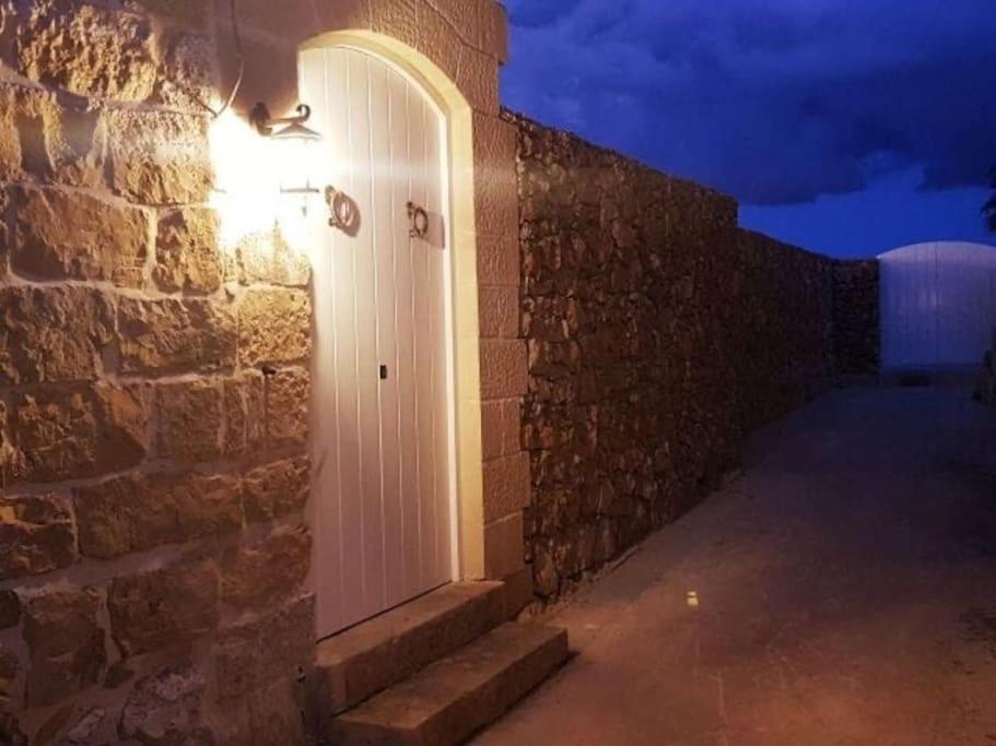 Farmhouse Villa With Large Pool And Garden In Gozo Għarb Dış mekan fotoğraf