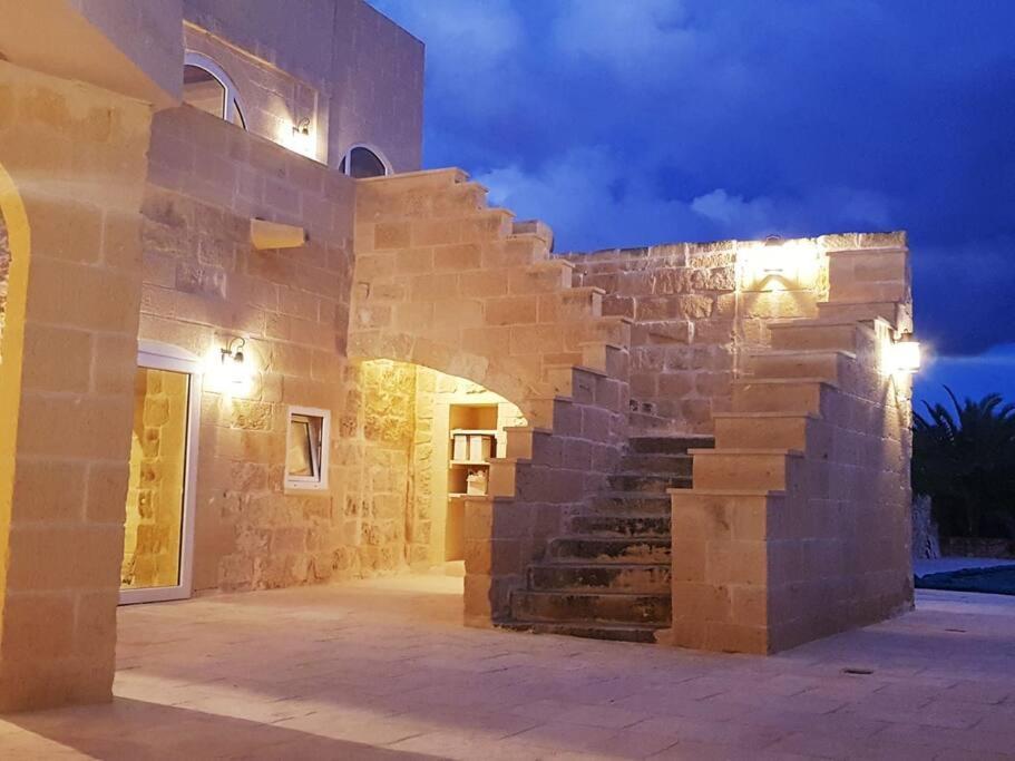 Farmhouse Villa With Large Pool And Garden In Gozo Għarb Dış mekan fotoğraf
