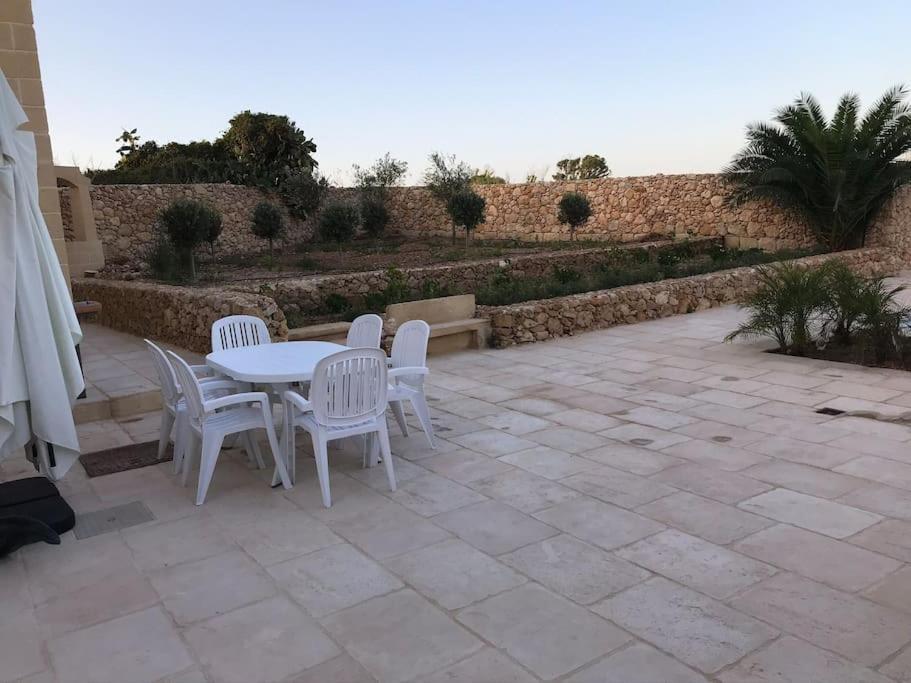Farmhouse Villa With Large Pool And Garden In Gozo Għarb Dış mekan fotoğraf